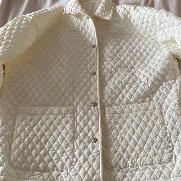 Simple white woman’s waffle print jacket - Picture 4 of 7
